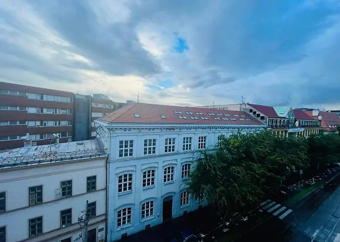 Lovely 2bdr In Center, Wifi & Self-check In Apartman *