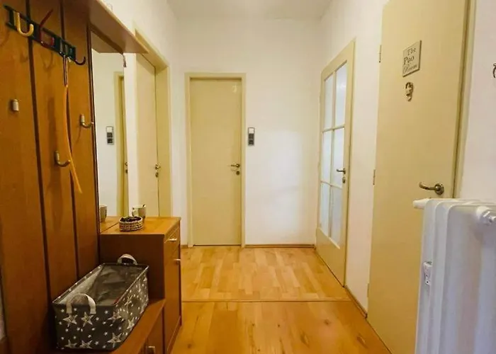Apartman Lovely 2bdr In Center, Wifi & Self-check In *