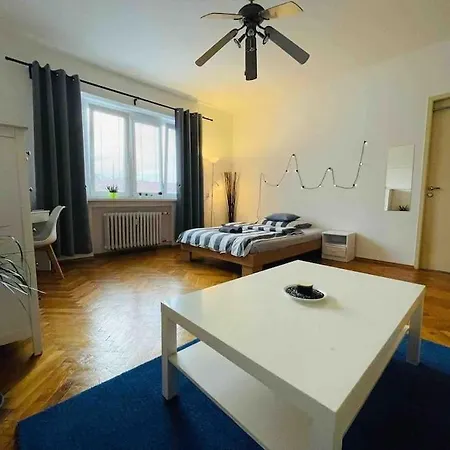Lovely 2bdr In Center, Wifi & Self-check In Apartment