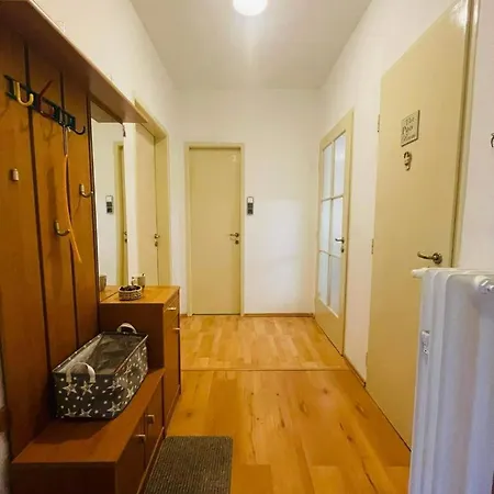 Apartmán Lovely 2bdr In Center, Wifi & Self-check In *