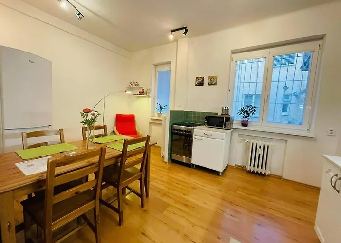Lovely 2bdr In Center, Wifi & Self-check In Pressburg